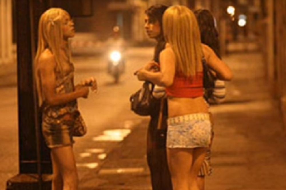 Ближайшая Проститутка На Улице