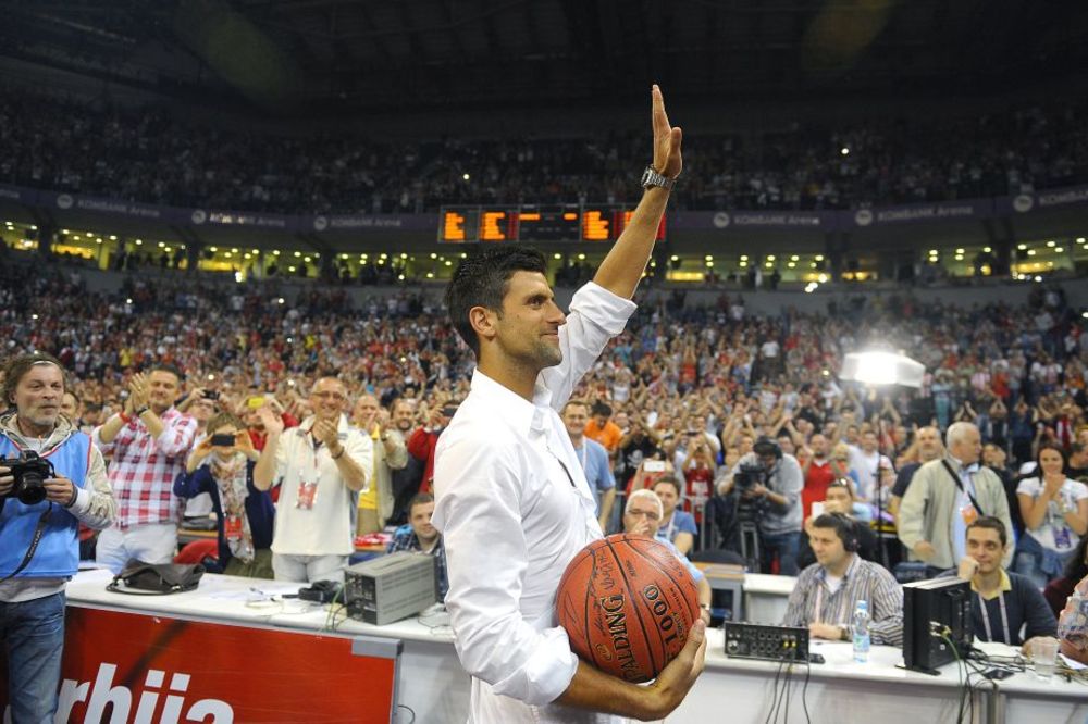 PRVA LJUBAV ZABORAVA NEMA: Đoković posetio Partizan! (FOTO)