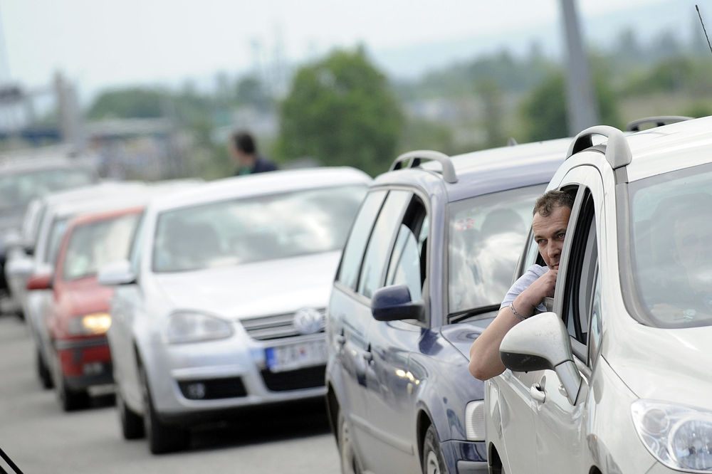 SRBIMA ZABRANJEN ULAZAK U HRVATSKU: S granice vraćaju ljude sa srpskim pasošem!