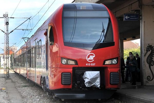 Obećavaju sajber vozove, a od Niša do BG se i dalje vozi 40 na sat! (FOTO)