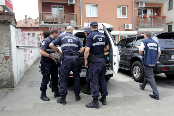 Manijak onanisao pred decom u školskom dvorištu u Lazarevcu!