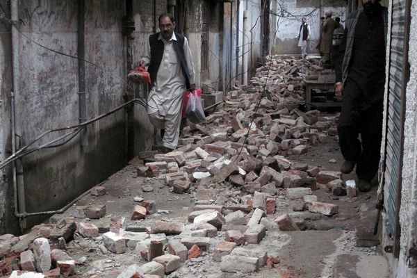 Najmanje 79 osoba poginulo od posledica snažnog zemljotresa u Avganistanu i Pakistanu, više stotina povređeno (FOTO) (VIDEO)