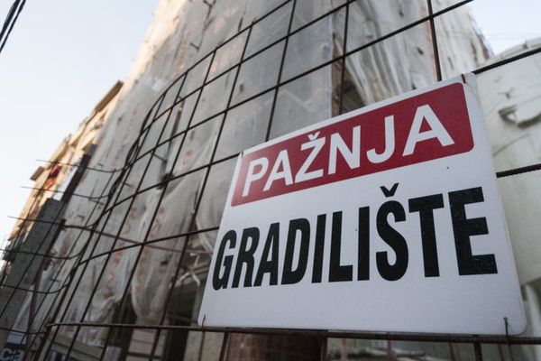 Građevinac pao sa zgrade u Beogradu, prevezen u Urgentni centar!