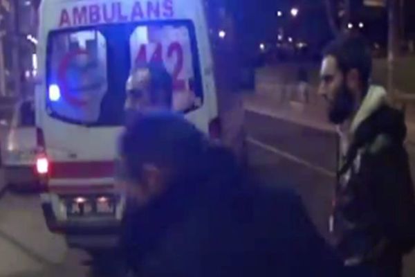 Turci ponovo bodu: Ruski navijač žrtva istanbulskih huligana! (VIDEO)