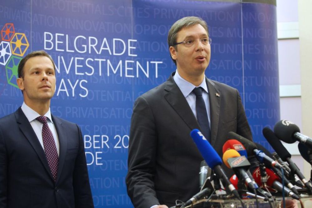 Vučić: Mali, i dalje ćeš morati sve da objasniš! (FOTO)