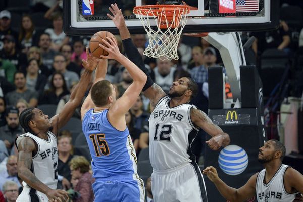 Jokić se poigravao sa Dankanom i Oldridžom: Prvi dabl-dabl Srbina u NBA ligi! (VIDEO)