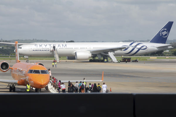 Lažna uzbuna? Direktor Er Fransa demantovao da je u avionu bilo bombe! (FOTO)