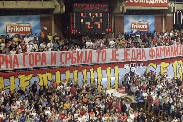 Zvezda kažnjena 8.000 evra zbog navijača: Za sledeći prekršaj sledi oduzimanje bodova!