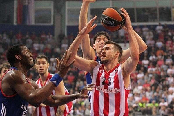 Zbog lasera, flaša i upaljača Crvena zvezda strepi od kazne Evrolige!