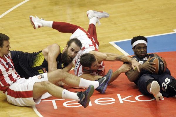 Zvezda i Fener umalo da obore jedan od najneslavnijih rekorda Evrolige! (FOTO) (VIDEO)