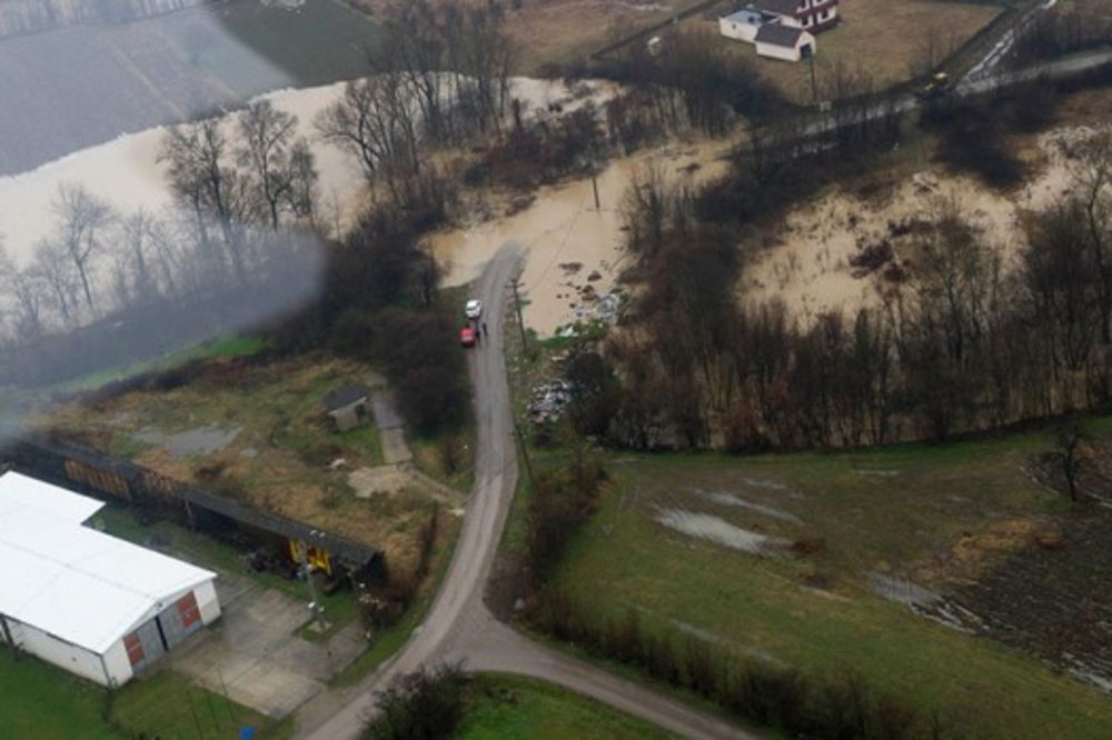 Pogledajte jezive fotografije poplava koje uništavaju Srbiju! (FOTO) (VIDEO)