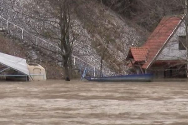 Stefanović predlaže vandrednu situaciju na teritoriji cele Srbije! (FOTO)