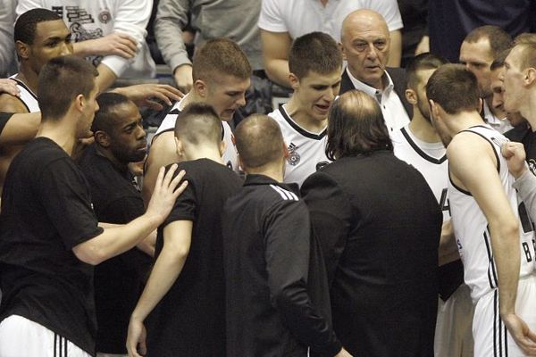 KK Partizan: Koji je smisao igrati KLS kada se favorizuju Zvezda i Mega Leks? (FOTO)