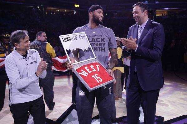 Divac pobesneo posle tuče u svlačionici Kingsa i suspendovao najboljeg igrača!