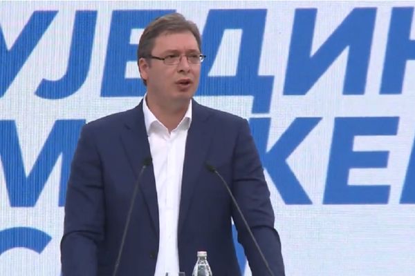 Gladni smo: Vučiću je rekao da mu je narod gladan, a onda ga je obezbeđenje izbacilo napolje! (VIDEO)