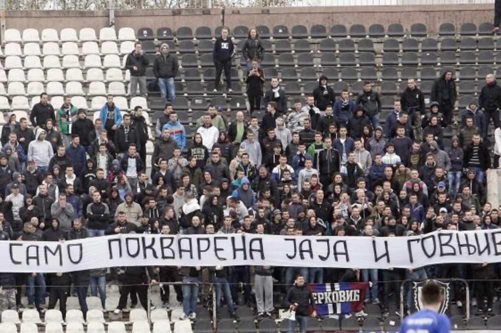 Grobari preuzeli odgovornost za napad jajima: Zbog Vazure i Vučelića se podsmevaju Partizanu! (FOTO)