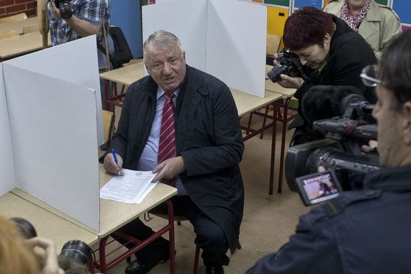 Al smo naivni! Zašto je Šešelj zapravo glasao za Čedu, Tadića i Čanka? (VIDEO) (FOTO)