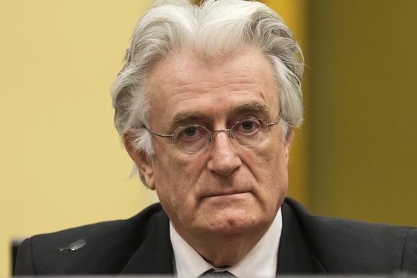 Radovan Karadžić u pritvoru u Hagu traži laptop, internet i Skajp!