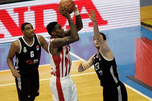 Partizan osetio snagu Zvezde: Crveno-beli moćni na startu finala! (FOTO) (VIDEO)