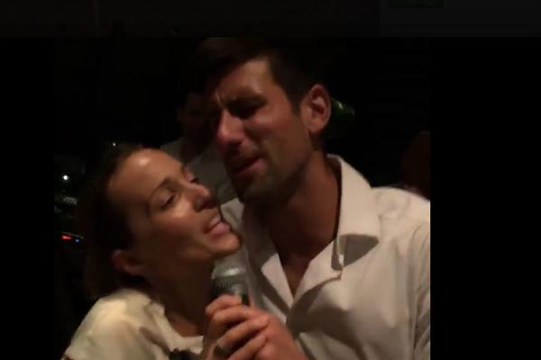 Nole pao u sevdah, pa uzeo mikrofon i zapevao svojoj Jeleni! (VIDEO)