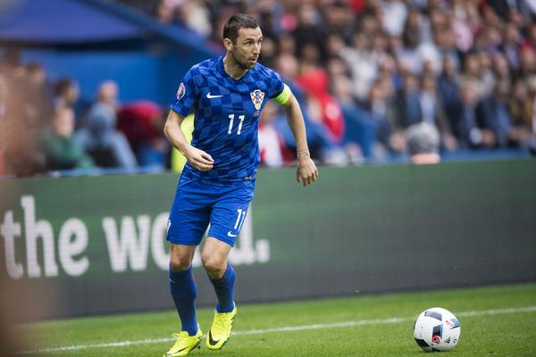 DARIJO SRNA OBLAČI CRNO-BELO! 15 godina u Šahtjoru, a sada se vraća na Balkan! (VIDEO)