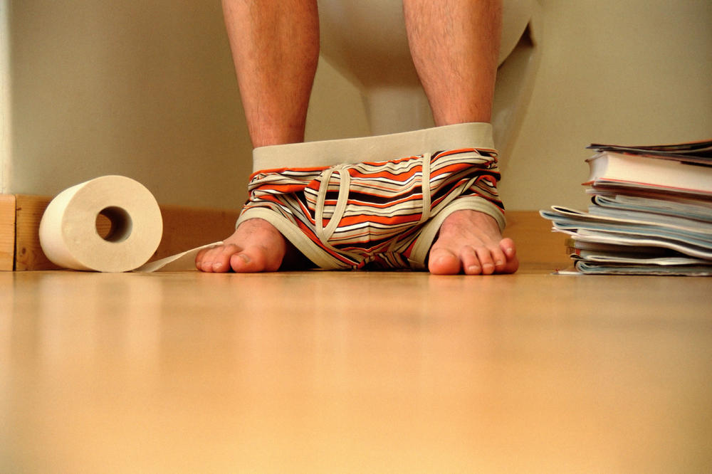 Zašto treba da žmirkate kad noću idete u WC? (FOTO) (GIF)