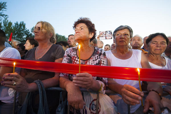 21 godina je prošla od Oluje: U Srbiji parastos, Hrvati slave! (FOTO)