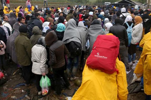 Prebili gradonačelnika jer je hteo da pruži utočište migrantima! (FOTO)