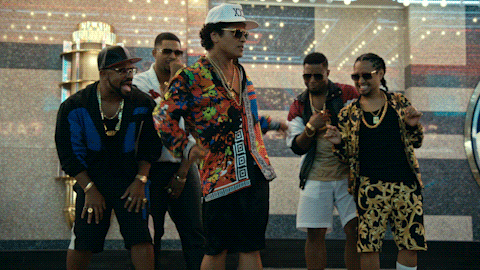 Svojim nastupom obrnuće orbitu naopačke!! Bruno Mars na MTV dodeli! (FOTO)(GIF)