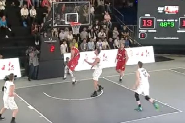 Ne verujemo šta je naš basketaš uradio! Takvu magiju može samo Srbin da izvede! (VIDEO)