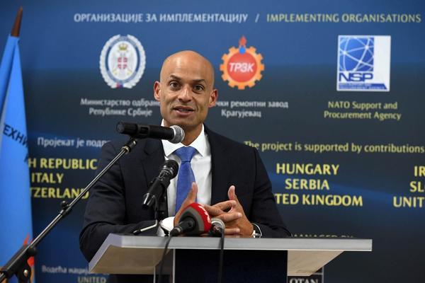 APATURAJ, JEDAN OD ČELNIKA NATO: Srbija može ostati neutralna!