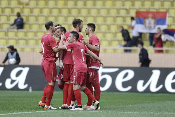 Vernost koja je retka u današnjem sportu: Srbin produžio ugovor sa fudbalskim velikanom! (VIDEO)