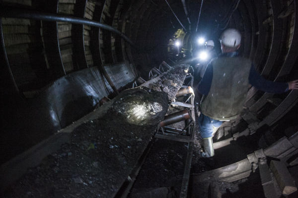 UŽASNA TRAGEDIJA U PAKISTANU: Najmanje 11 rudara stradalo u rudniku uglja, UGUŠILI SE METANOM!?