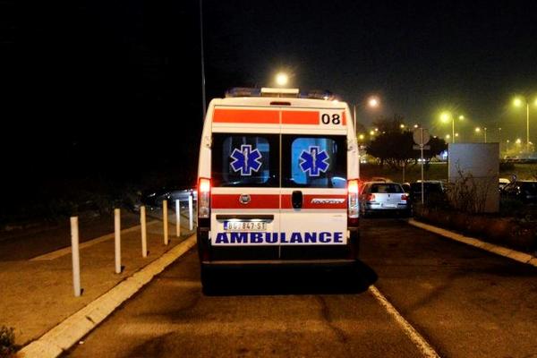 NESREĆA U TOPOLI: Automobil udario devojku, prebačena je u BOLNICU