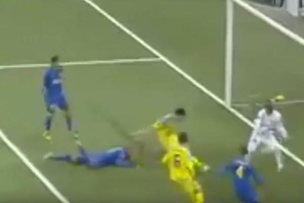 MA, KOJI INZAGI?! Gol kakav je dao bivši igrač Zvezde, zaista se retko viđa! (VIDEO)