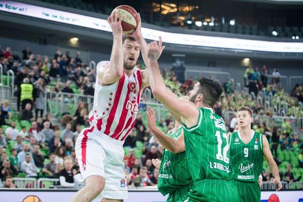 CRVENO-BELA FURIJA SE NE ZAUSTAVLJA: Zvezda preko Ljubljane došla do 11. uzastopne pobede! (FOTO)