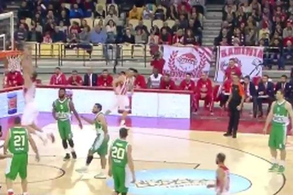 MAGIC MOMENT: Jedan potez bivšeg centra Partizana dovoljan je da oduševi čitavu Evropu! (VIDEO)