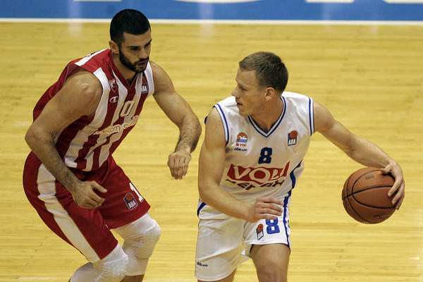 Da li ovo nagoveštava da će Zvezda večeras biti poražena u Podgorici? (FOTO) (VIDEO)