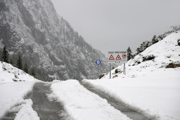 REGION POD LEDOM: Makedonija odsečena zbog snega, olujno u Hrvatskoj, u BiH i Sloveniji minus 20!