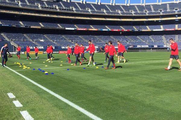 Orlovi napadaju Amere i stadion Čardžersa: Po dvojica iz Zvezde i Partizana u startnih 11! (FOTO)