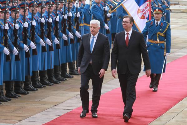 Vučić: Spojićemo CG i Srbiju autoputem! Marković: Nije slučajno što je moja prva poseta Beogradu! (FOTO)