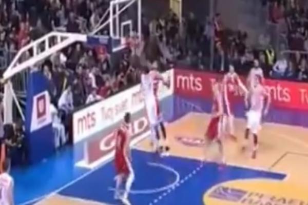 Evo zašto Ostin treba da zameni Tompsona u Crvenoj zvezdi! (VIDEO)