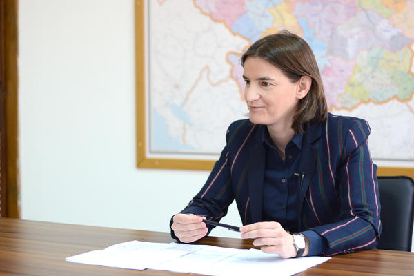 Nova funkcija, nova frizura: Ana Brnabić se ošišala! Kako vam se čini najnoviji modni poduhvat? (FOTO)