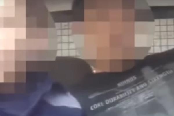 Ako imate fetiš prema uniformama, NE ULAZITE! Policajaka snimila film za odrasle u patrolnim kolima! (VIDEO)