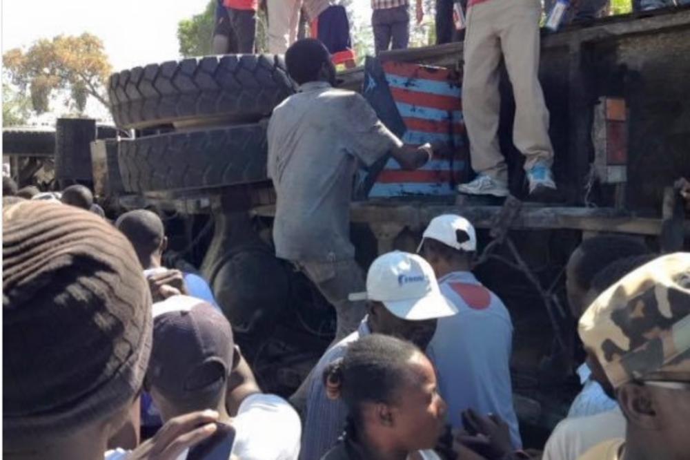 STRAVIČNA SAOBRAĆAJKA NA HAITIJU! Poginula najmanje 21 osoba, dok je više od 30 pretrpelo povrede!