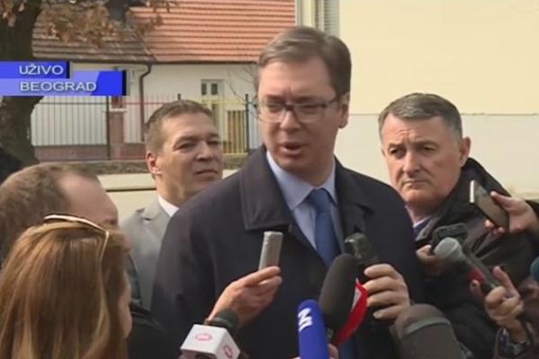 VUČIĆ: Da prošetam ulicama Sarajeva, niko ne bi ni dobacio!