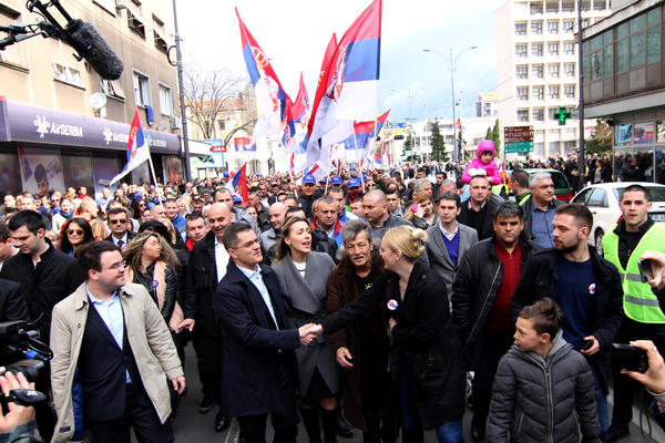 Bio sam prvi na svetu, a nisam klečao! Jeremić održao spektakularan miting u Nišu! (FOTO)