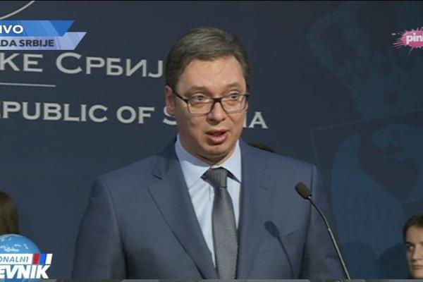 VUČIĆ: Udrite mene gospodo, a ne moju porodicu, brata, sina i oca!