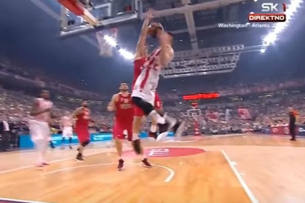 ZVEZDA JE POKRADENA: Sudije nisu dosudile aut za Grke, već nešto drugo, a njihova odluka je prekršila pravila Evrolige! (VIDEO)