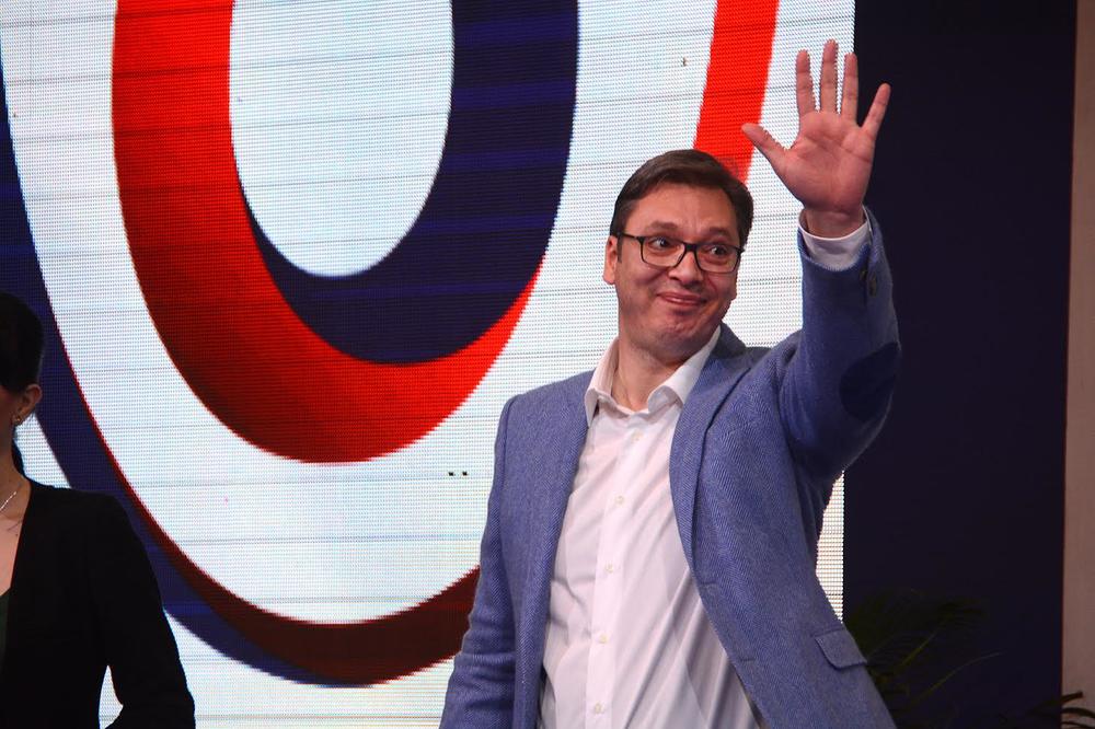 "VUČIĆ TREBA DA OSTANE NA ČELU SNS" Da li će novi predsednik poslušati partijske kolege?